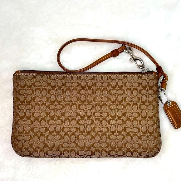 Coach Wristlet Brown Jacquard Signature Two Pockets Buckle Front - Picture 5 of 16